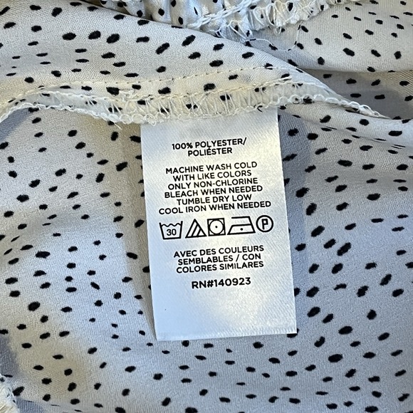 Loft Womens Size Large Ivory Satin Finish Black Dots Button Bubble Hem Shell - Picture 9 of 9